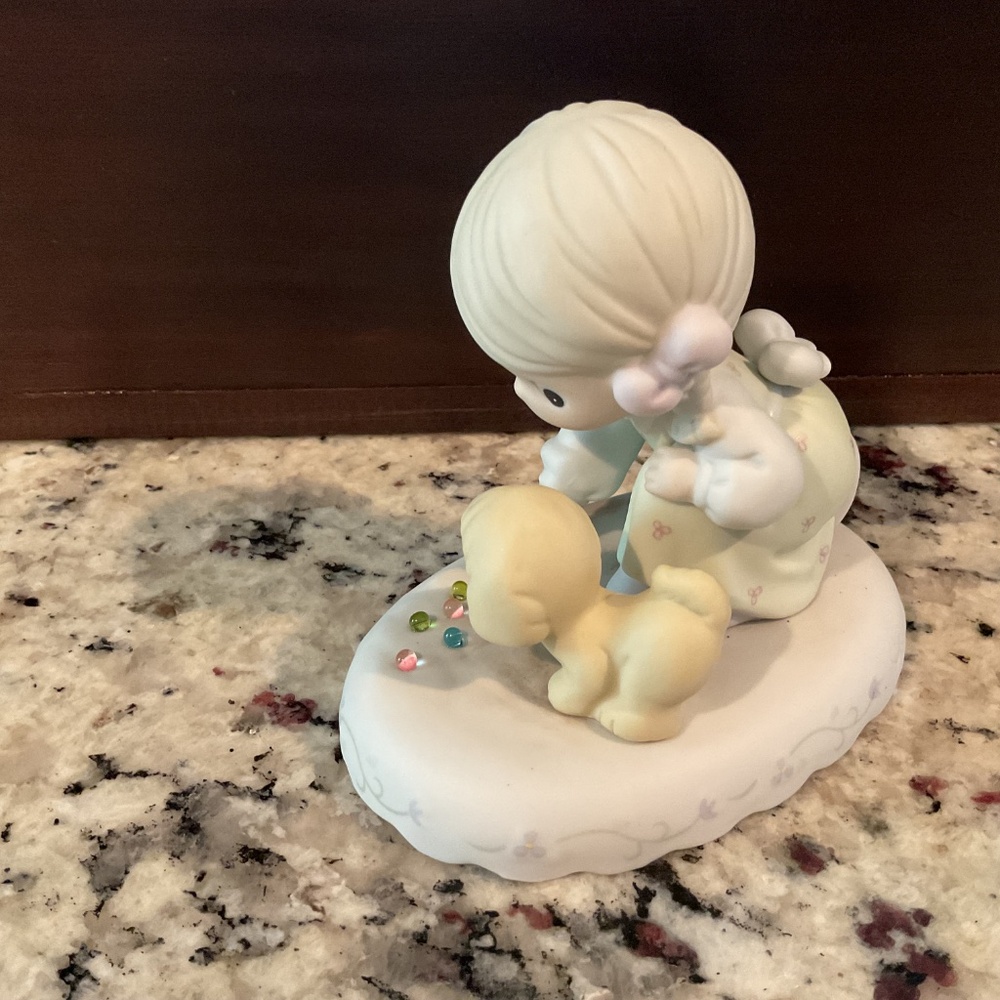 Precious Moments age 8 - Picture 5 of 6